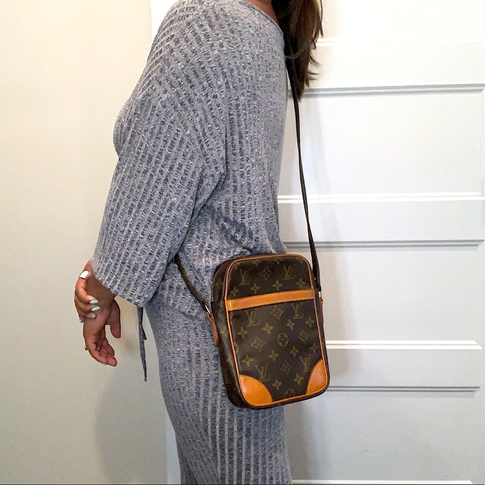 ❗️Sold❗️Authentic Vintage LV Danube Crossbody